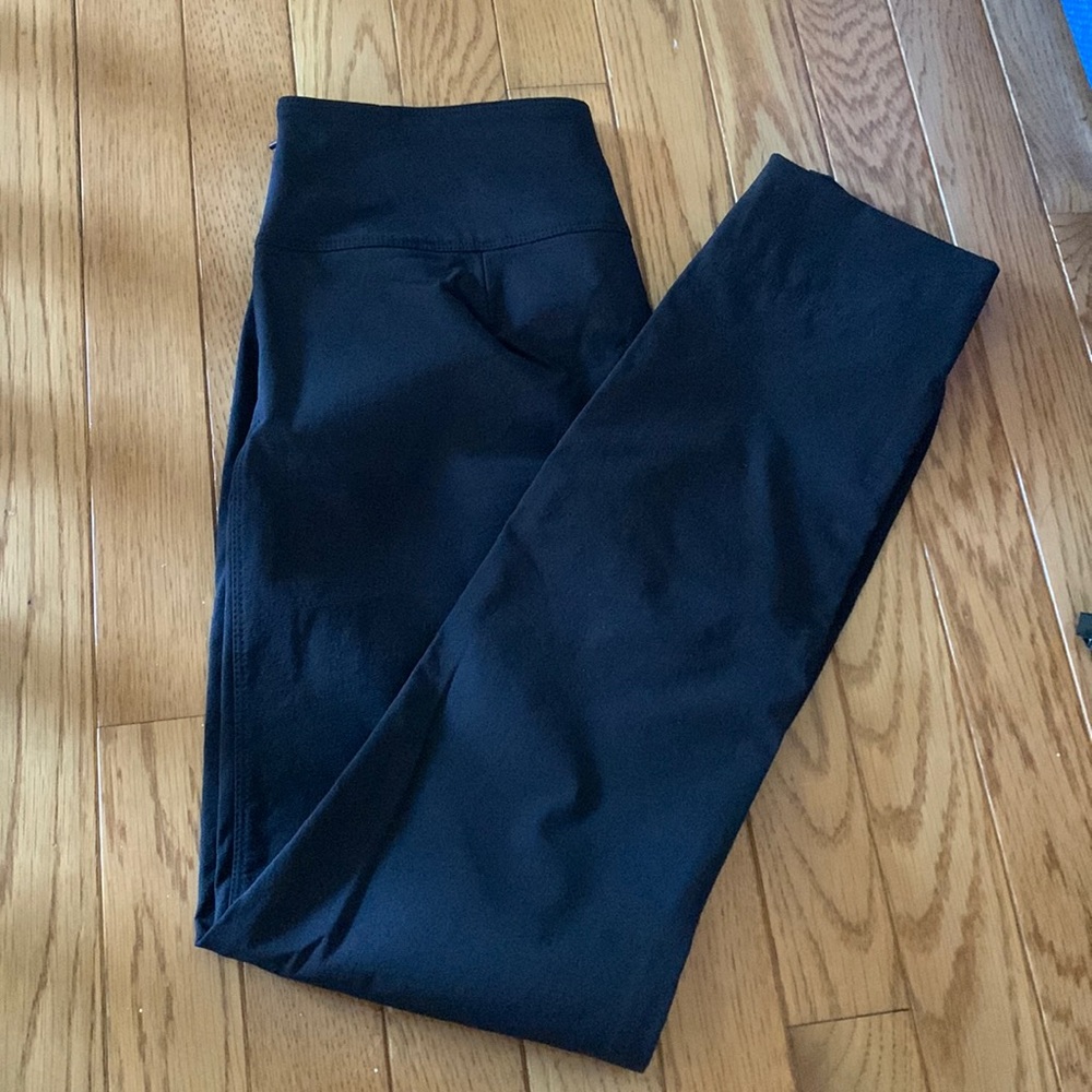 Athleta Black Wander Slim Travel Pant - size 4